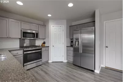 2149 NE Grandhaven St, McMinnville, OR 97128 - Photo 2