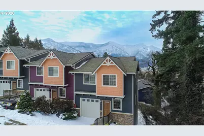 41 NW Lasher St #C4, Stevenson, WA 98648 - Photo 2