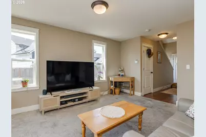 697 SE Millright Ct, McMinnville, OR 97128 - Photo 8