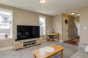 697 SE Millright Ct, McMinnville, OR 97128 - Photo 8