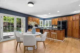 3032 NW Spencer St, Portland, OR 97229 - Photo 8