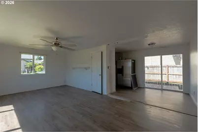 544 SW 1st St, Sheridan, OR 97378 - Photo 4