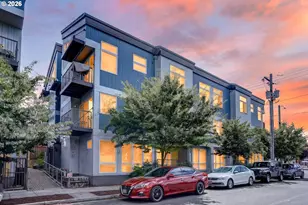 8120 N Interstate Ave, Portland, OR 97217 - Photo 2
