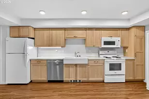 8120 N Interstate Ave, Portland, OR 97217 - Photo 12