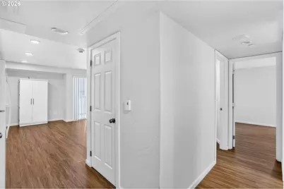 8120 N Interstate Ave #204, Portland, OR 97217 - Photo 10