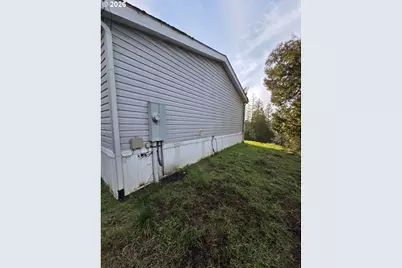 781 Pine Ridge Dr, Glide, OR 97443 - Photo 2