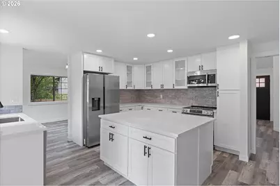 14214 SE Crystal Springs Blvd, Portland, OR 97236 - Photo 10