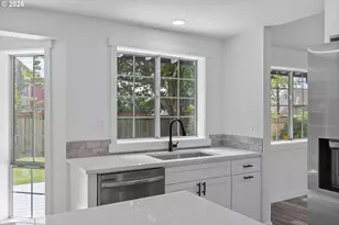14214 SE Crystal Springs Blvd, Portland, OR 97236 - Photo 12
