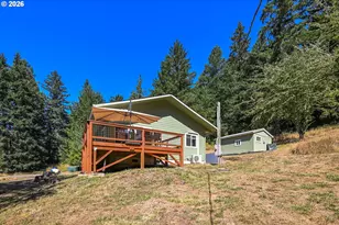 295 Wolf Valley Dr, Umpqua, OR 97486 - Photo 24