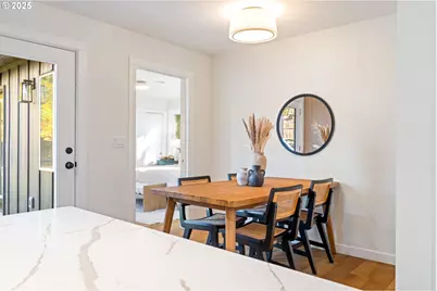 646 SE Oak St, White Salmon, WA 98672 - Photo 8