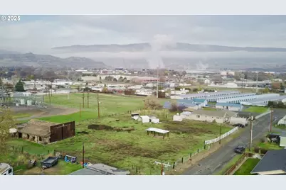 917 Myrtle St, The Dalles, OR 97058 - Photo 1