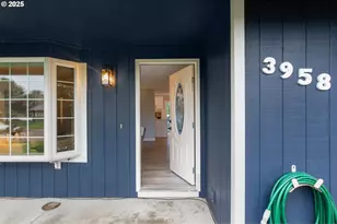 3958 NE Laura St, Hillsboro, OR 97124 - Photo 6