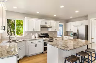 986 SW Tomahawk Pl, Dundee, OR 97115 - Photo 10