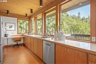 2300 Parkside Ln, Eugene, OR 97403 - Photo 12