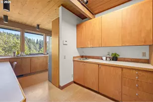 2300 Parkside Ln, Eugene, OR 97403 - Photo 14