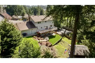 2402 Stephanie Ln, North Bend, OR 97459 - Photo 6