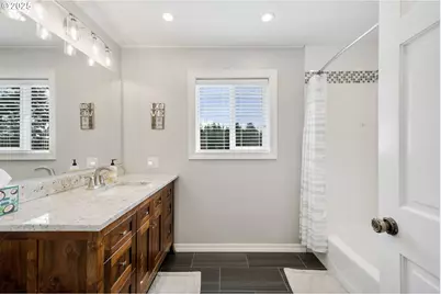 2402 Stephanie Ln, North Bend, OR 97459 - Photo 28