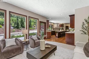 9004 SW Lancelot Ln, Portland, OR 97219 - Photo 12