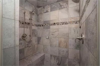 9004 SW Lancelot Ln, Portland, OR 97219 - Photo 24