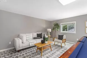 9004 SW Lancelot Ln, Portland, OR 97219 - Photo 16