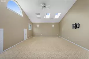 9004 SW Lancelot Ln, Portland, OR 97219 - Photo 34