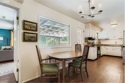 16646 SE Ankeny St, Portland, OR 97233 - Photo 8