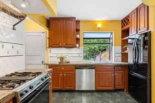6164 SW Capitol Hwy, Portland, OR 97239 - Photo 10