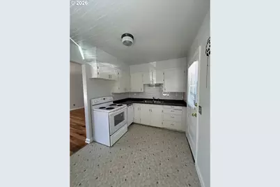 7102 N Interstate Ave, Portland, OR 97217 - Photo 30