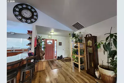 902 N 15th Ave, Elgin, OR 97827 - Photo 2