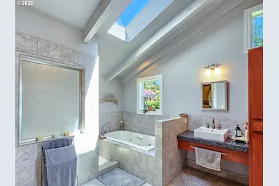 10059 SW 57th Pl, Portland, OR 97219 - Photo 10