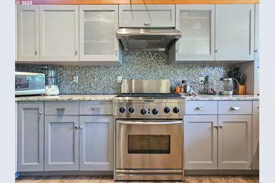 10059 SW 57th Pl, Portland, OR 97219 - Photo 16