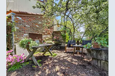 10059 SW 57th Pl, Portland, OR 97219 - Photo 48