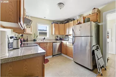 2725 SE 87th Ave, Portland, OR 97266 - Photo 16