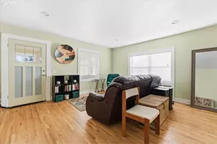 2725 SE 87th Ave, Portland, OR 97266 - Photo 8