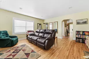 2725 SE 87th Ave, Portland, OR 97266 - Photo 6