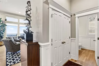 9742 NW Skyline Heights Dr, Portland, OR 97229 - Photo 10