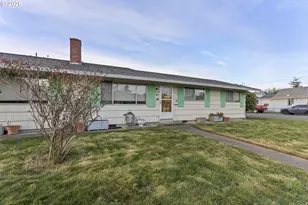 1309 Hawthorne Ave, Reedsport, OR 97467 - Photo 2