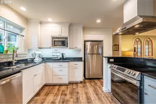 770 9th St SE, Bandon, OR 97411 - Photo 14