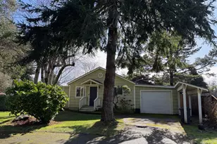 770 9th St SE, Bandon, OR 97411 - Photo 4