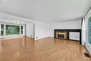 26900 Crow Rd, Eugene, OR 97402 - Photo 18