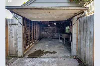 2214 N Emerson St, Portland, OR 97217 - Photo 38