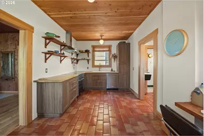 1692 Franklin Ave, Astoria, OR 97103 - Photo 12