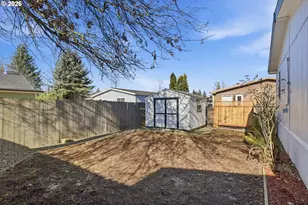 18345 NE Glisan St, Portland, OR 97230 - Photo 24