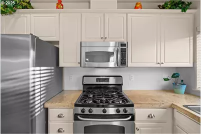 680 NE Adwick Dr #5, Hillsboro, OR 97006 - Photo 14