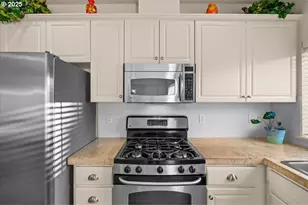 680 NE Adwick Dr, Hillsboro, OR 97006 - Photo 14