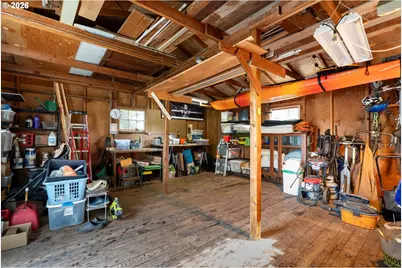 2600 SW Crestdale Dr, Portland, OR 97225 - Photo 24