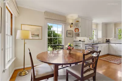 2600 SW Crestdale Dr, Portland, OR 97225 - Photo 8