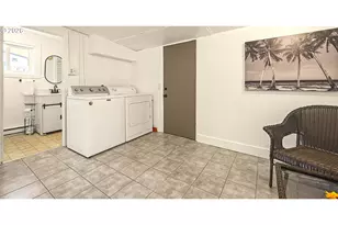 1875 W 18th Ave, Eugene, OR 97402 - Photo 24