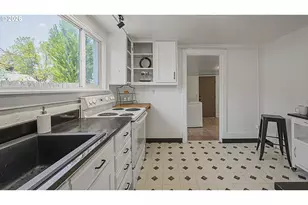 1875 W 18th Ave, Eugene, OR 97402 - Photo 14