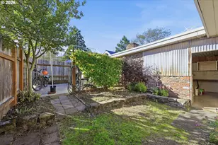 2296 Pierce St, Eugene, OR 97405 - Photo 18